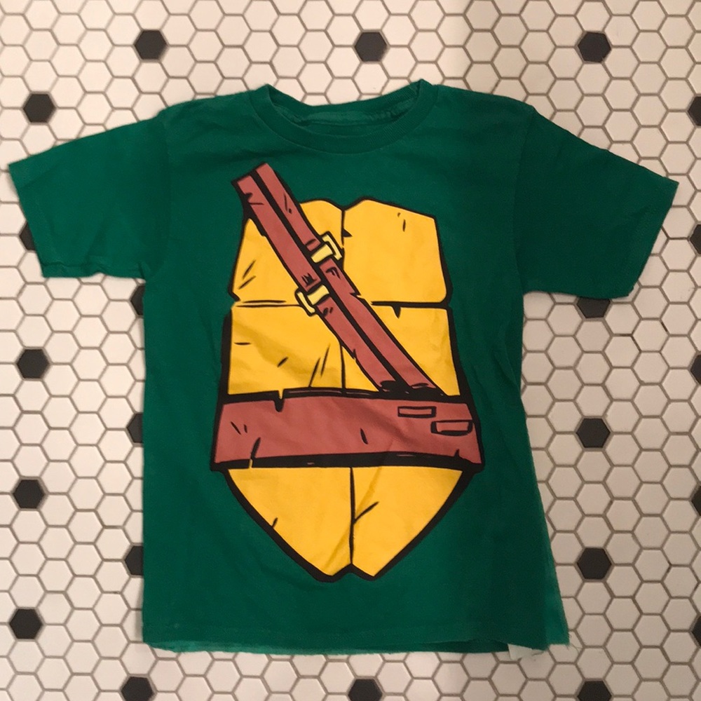 Boys Ninja Turtle tee with cape